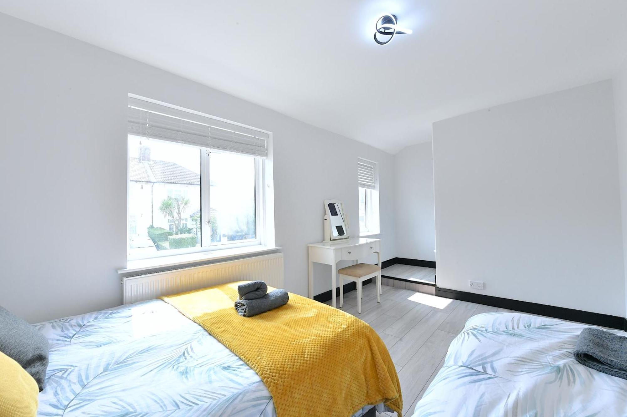 North West London Escape Villa มิลล์ฮิลล์ ภายนอก รูปภาพ