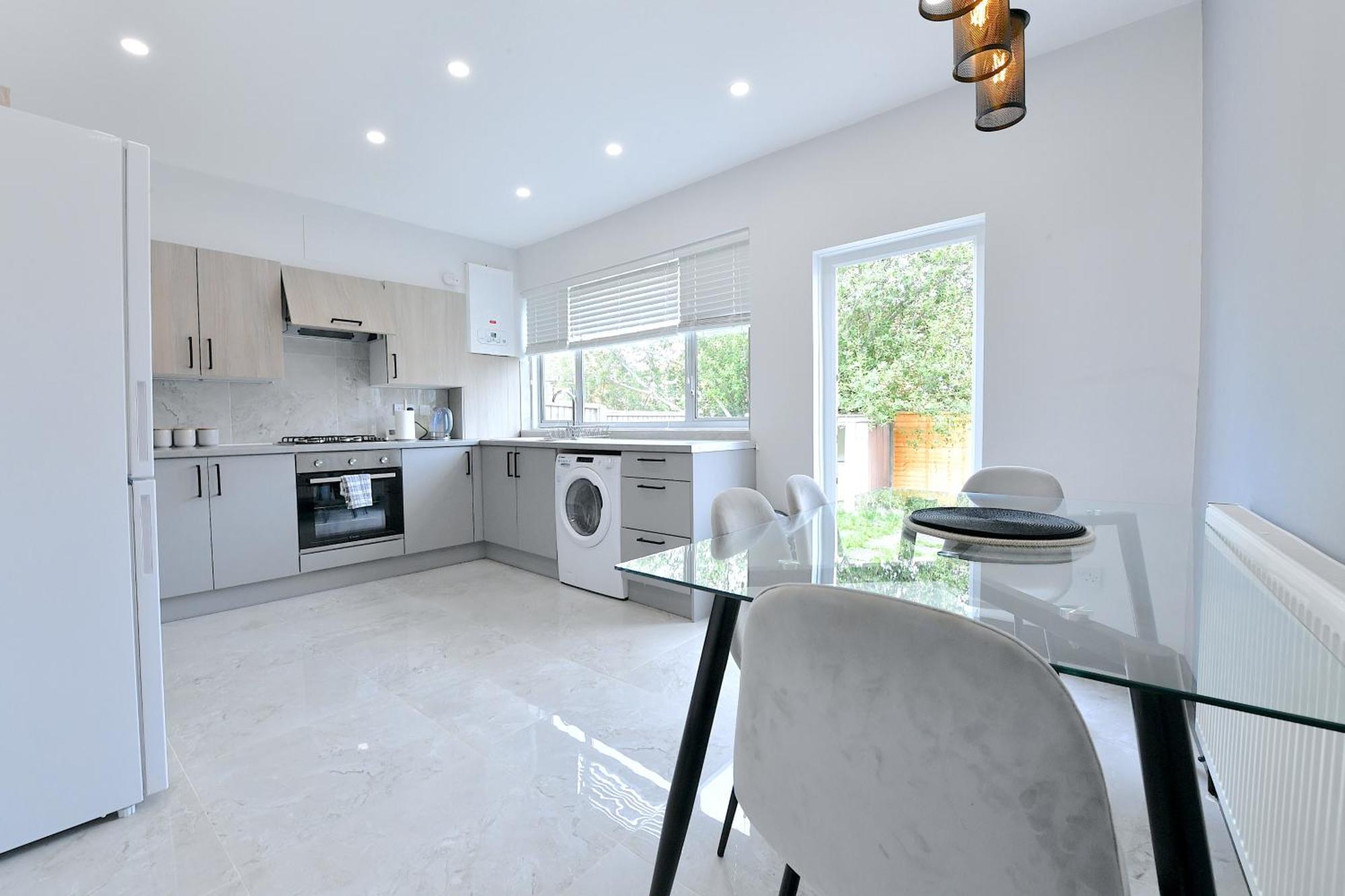 North West London Escape Villa มิลล์ฮิลล์ ภายนอก รูปภาพ